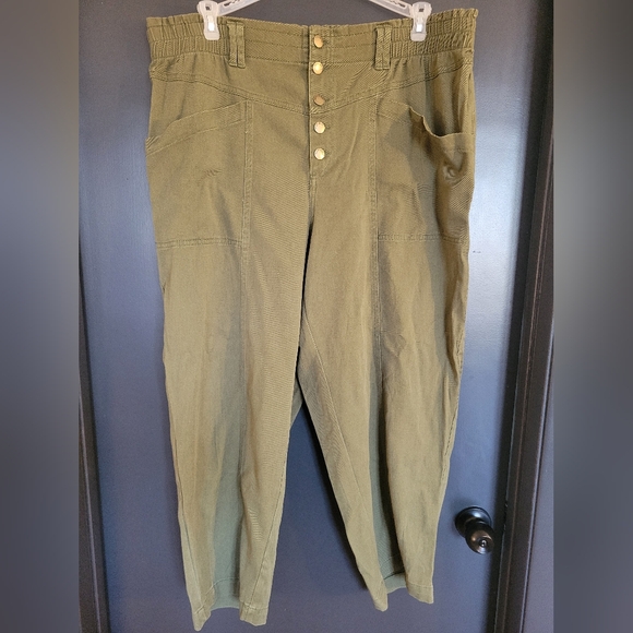 XXL wide leg paper bag style pant with button fly in army/olive green - Picture 4 of 4